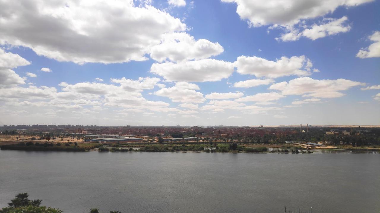 Nile Pyramidal View Apartment Cairo Exterior photo