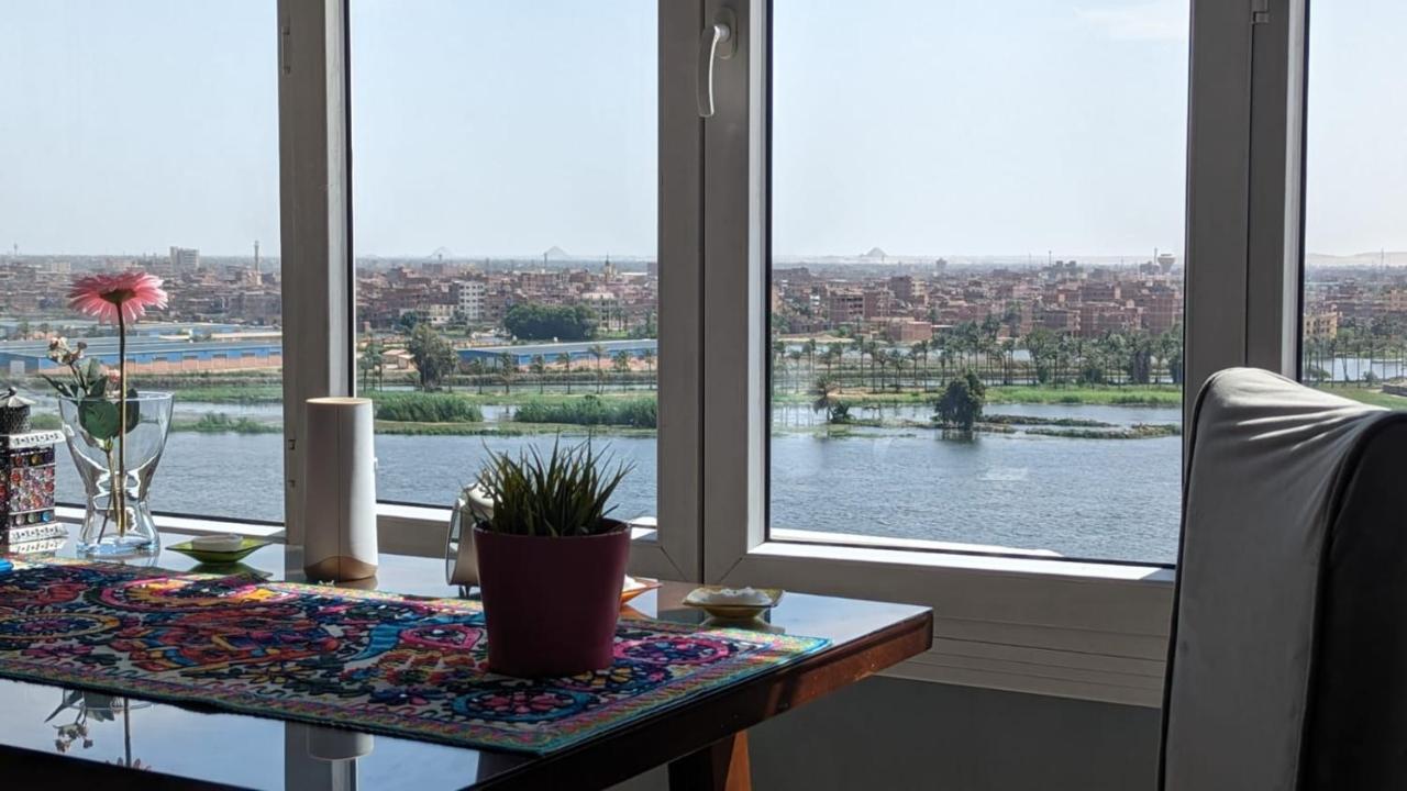 Nile Pyramidal View Apartment Cairo Exterior photo